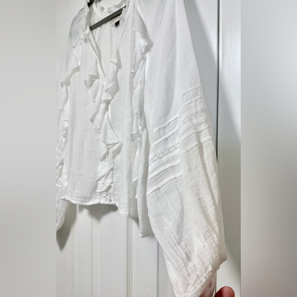 Universal Thread White Ruffle Blouse - Picture 7 of 11